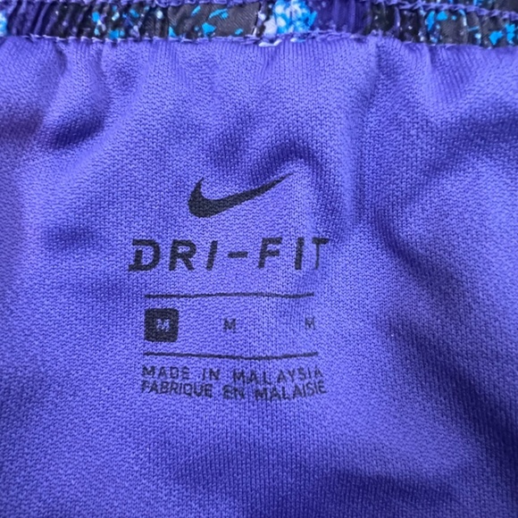 Nike Dri-Fit Women’s Purple Print Activewear Shorts Medium Running Workout - Picture 4 of 5
